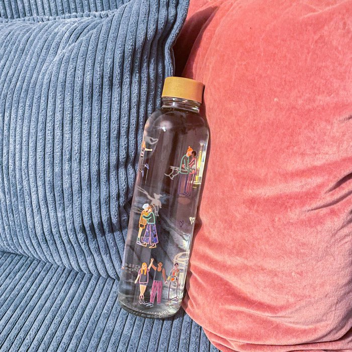Bouteille en verre 0,7 L : LOVE IS LOVE