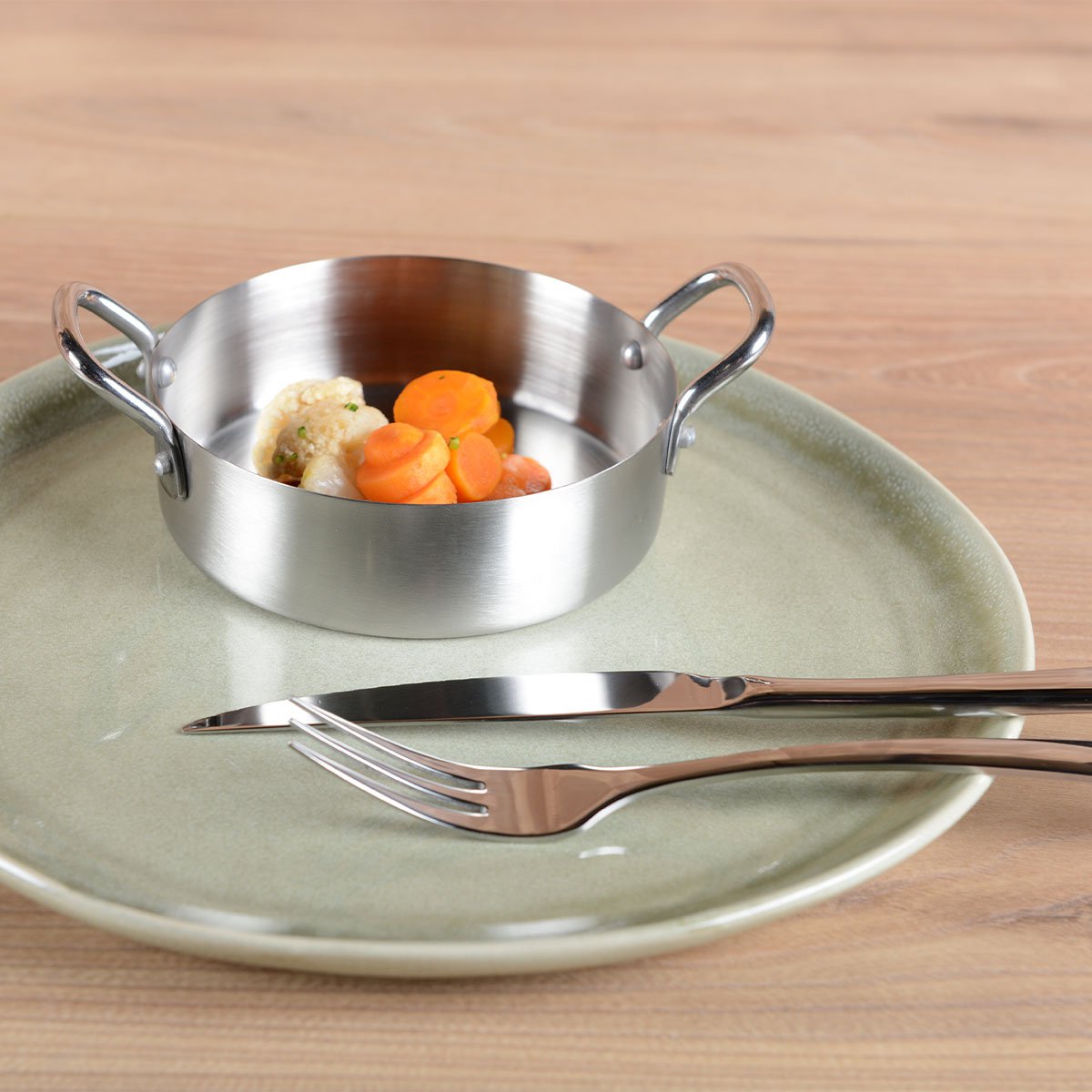 Mini casserolette ronde mat avec deux manches 12x12x4cm
