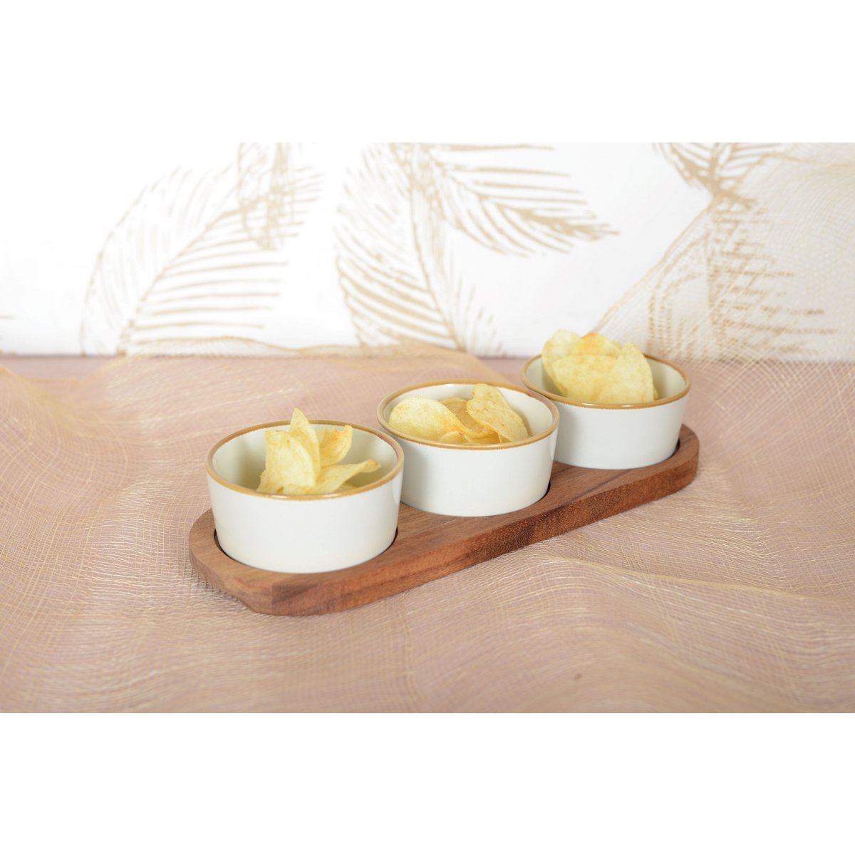 Set apéritif de 3 coupelles sur plateau en bois 29x10cm