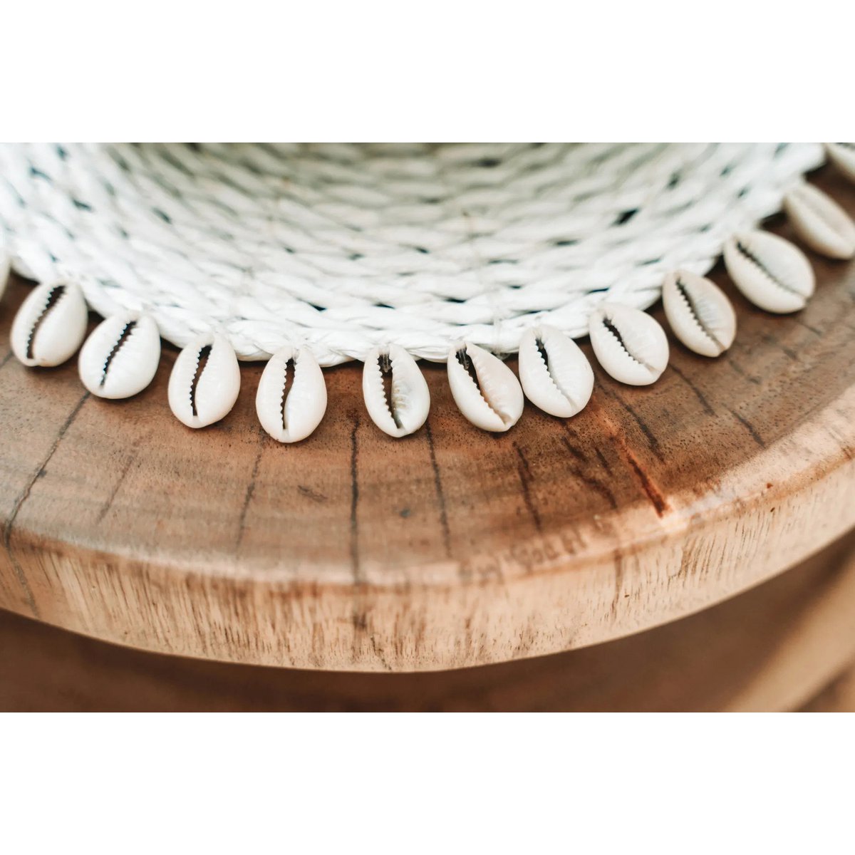 Coaster Seagrass Shell Pan - Blanc