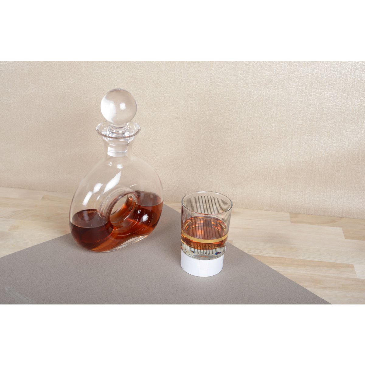 Carafe à whisky en verre avec trou 19x27.5cm