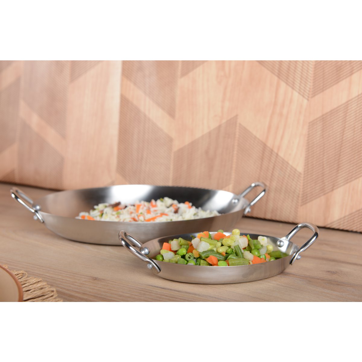 Mini casserolette ovale mat avec deux manches 15x10.9x2cm