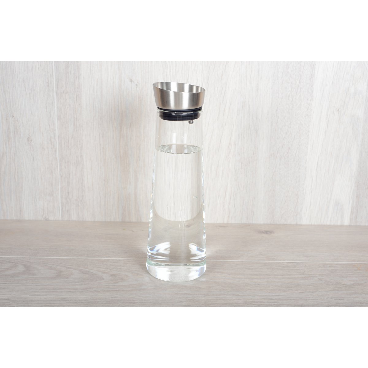 Pichet en verre bouchon métal 1.2l