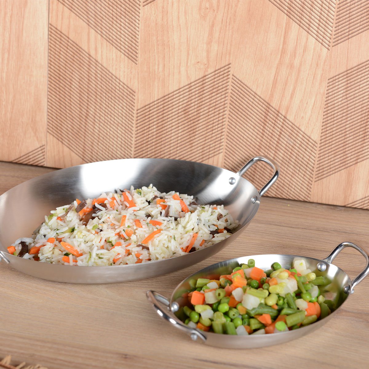 Mini casserolette ovale mat avec deux manches 25x18.5x3.2cm