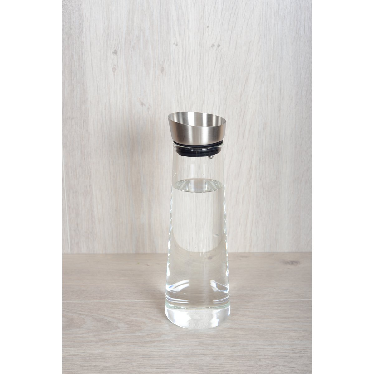 Pichet en verre bouchon métal 1.2l