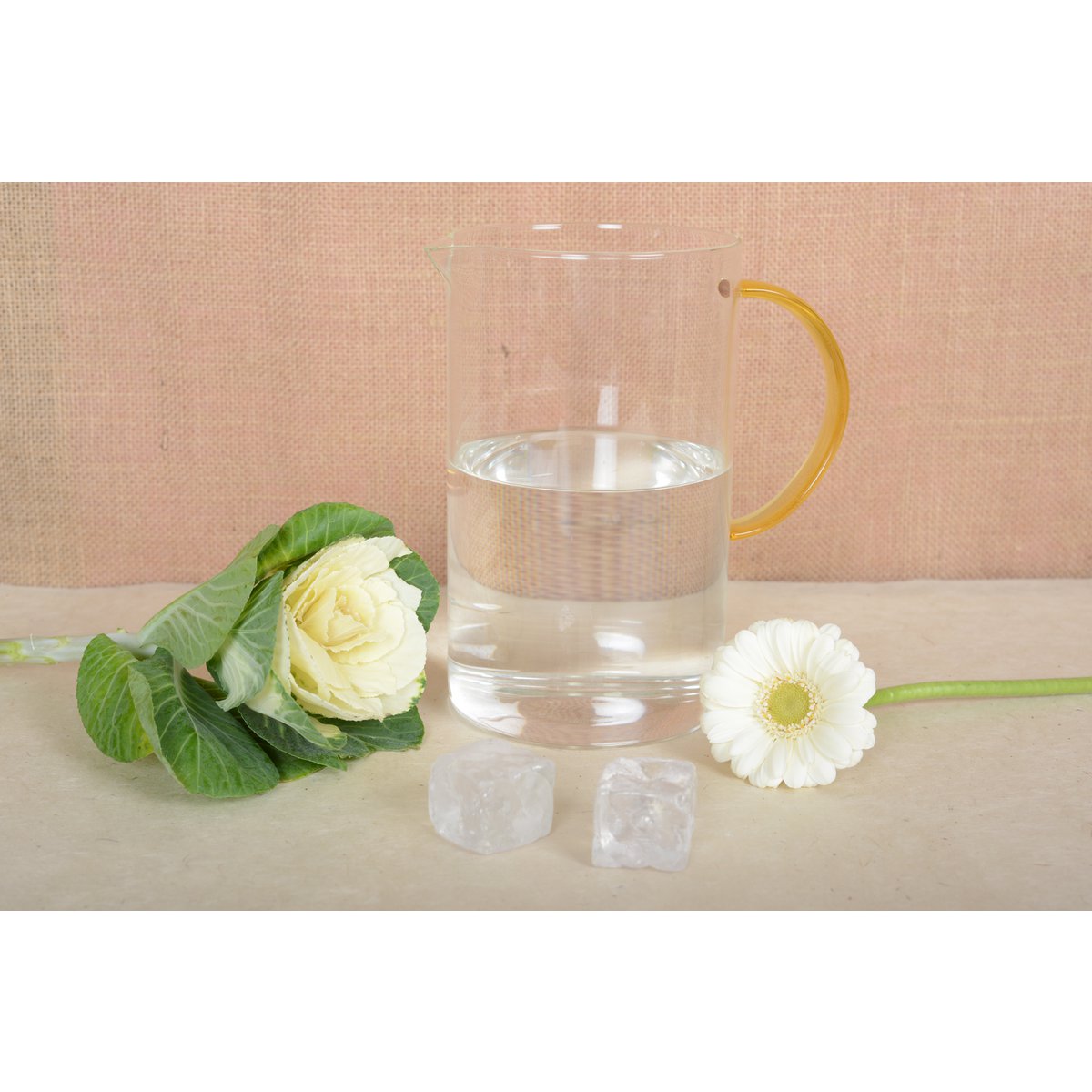 Pichet en verre avec anse jaune 1.5l